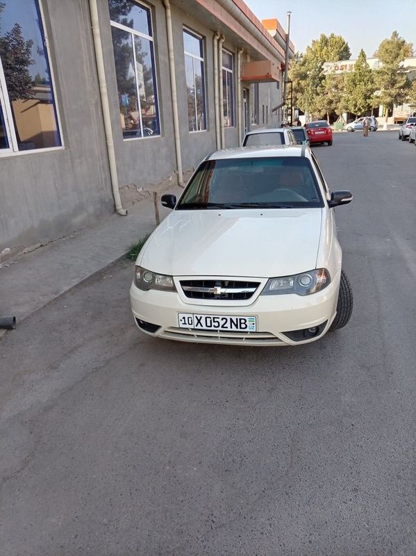 Srochni sotiladi