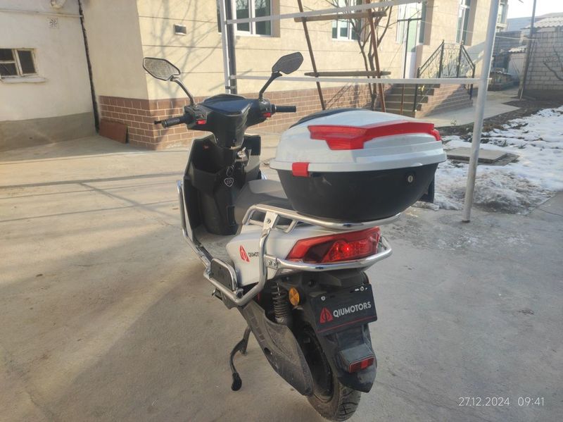 Srochna sotiladi Elektron skuter 72v moto