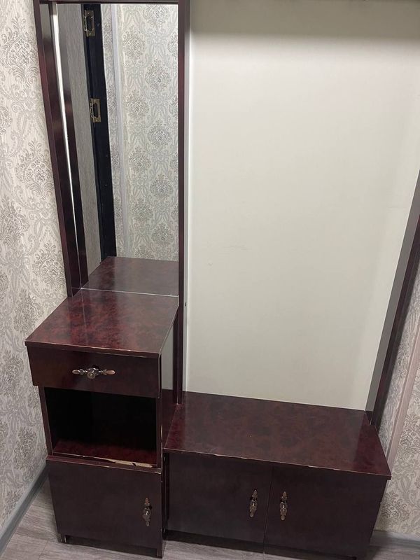 Продаётся шкаф в прихожую