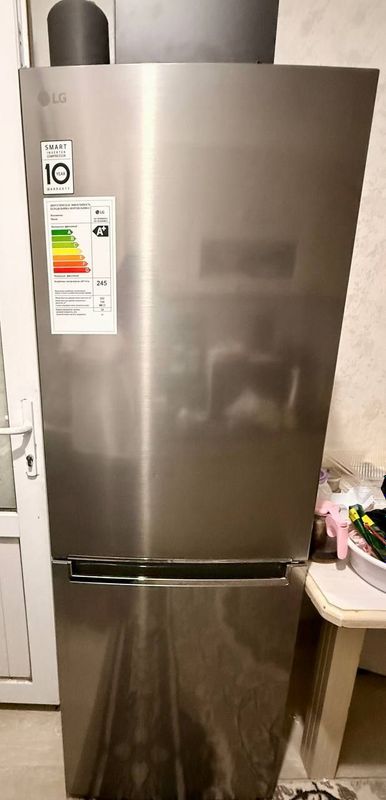 LG xolodilnik 2 ta kameralik holati yaxshi
