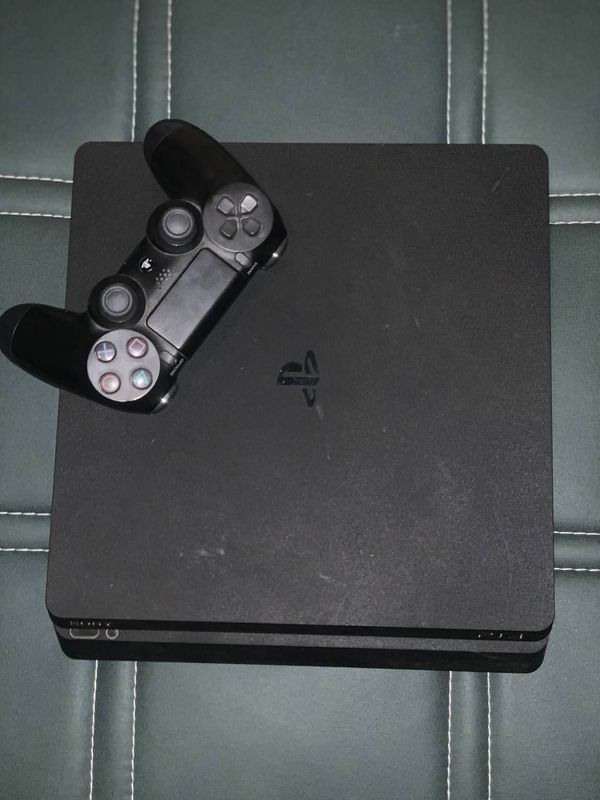 Playstation 4 silm Playstation 4 silm