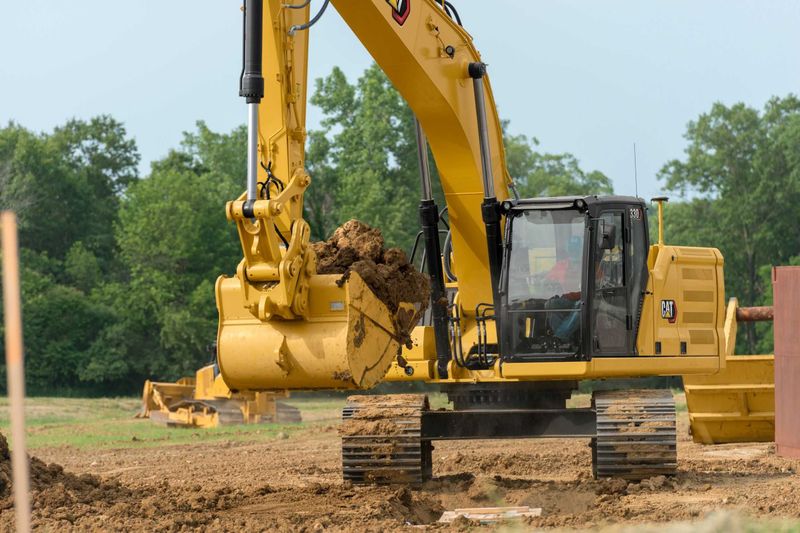 Гусеничный экскаватор CAT 330 GC ковш 1,7куб Гусеничный экскаватор CAT 330 GC ковш 1,7куб