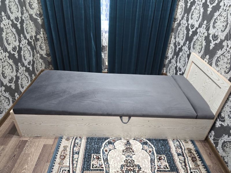 Продаю кровать почти новая купили недавно Продаю кровать почти новая купили недавно