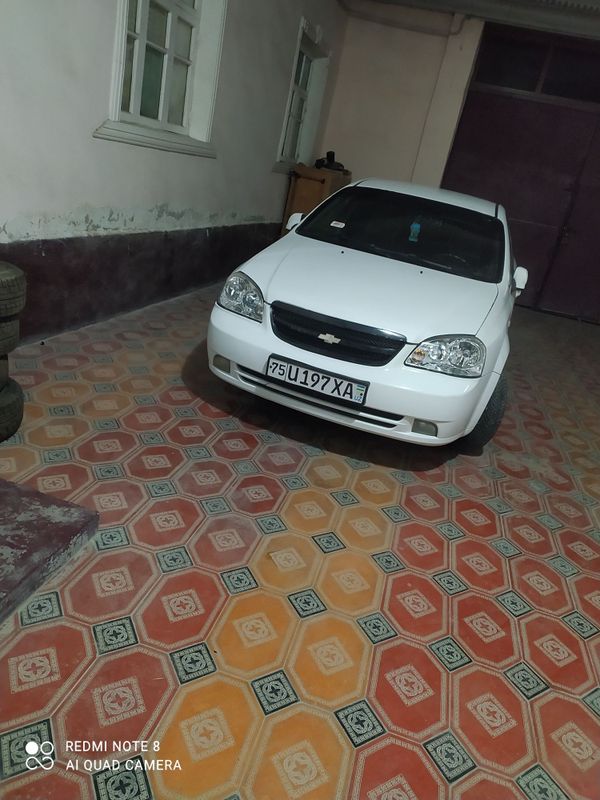 Lasetti 2 pozitsa kraskasi bor 40 foiz suyagi butun xolati zur Lasetti 2 pozitsa kraskasi bor 40 foiz suyagi butun xolati zur