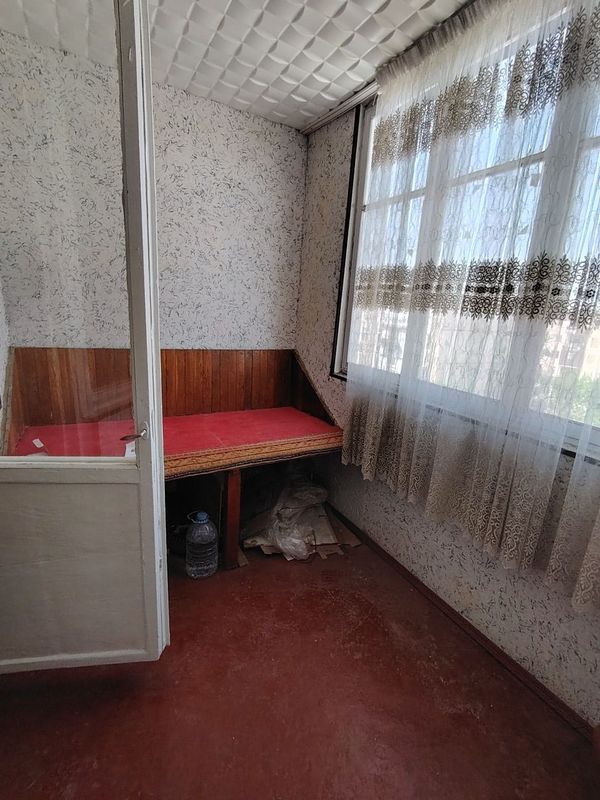 Киргули 16 мактаб енида