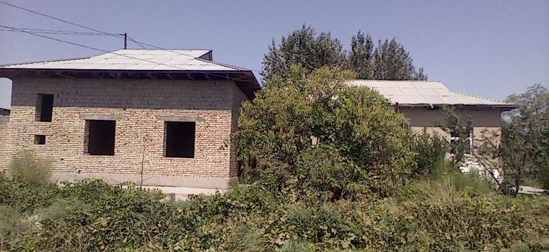 Uy sotiladi yer narxida