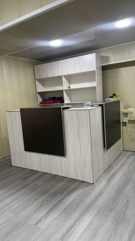 Resepshn bar. Komplekt 3 mln sum shkaflari bor Resepshn bar. Komplekt 3 mln sum shkaflari bor