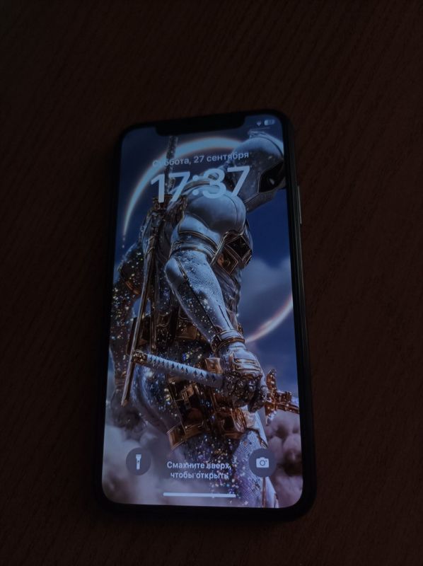 Продам телефон iPhone