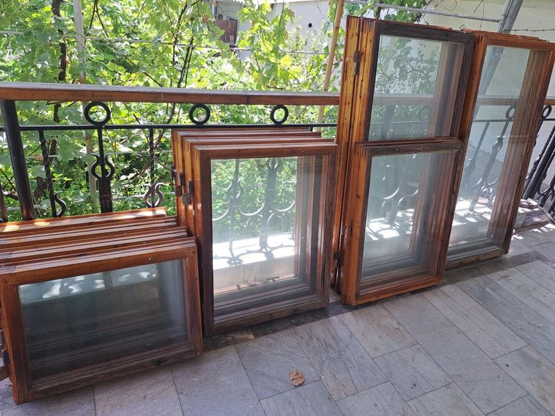 Продаются лакированные рамы от окон Продаются лакированные рамы от окон