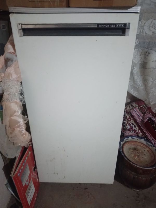 Продаётся недорого газплита и холодильник Продаётся недорого газплита и холодильник