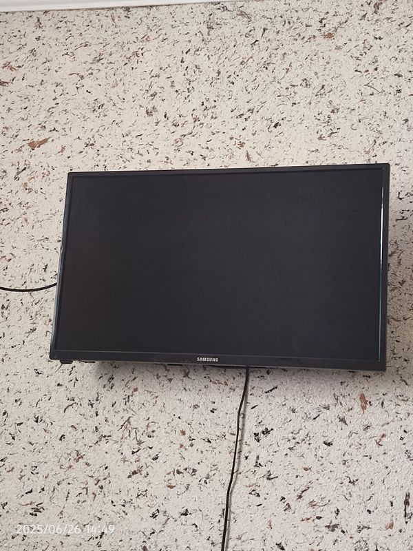 Televizir Samsung sotiladi Televizir Samsung sotiladi