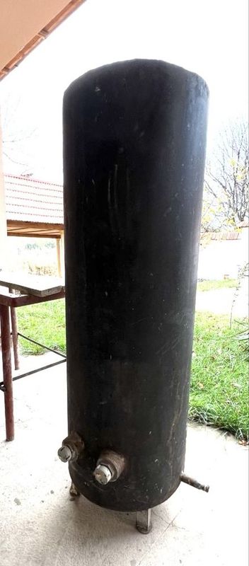 Электрический водонагреватель на 500 литров (титан, бак) Электрический водонагреватель на 500 литров (титан, бак)