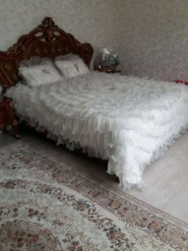 2 kishilik choyshab ko'rpa  2 ta yostiq child