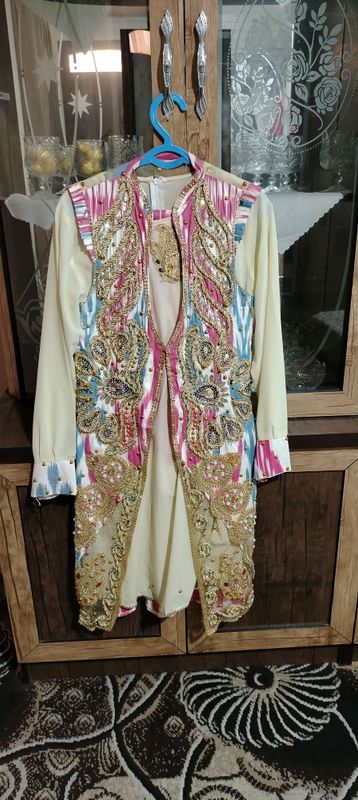 sotiladi xolat yangi 1 martta kiyilgan top toza sotiladi xolat yangi 1 martta kiyilgan top toza