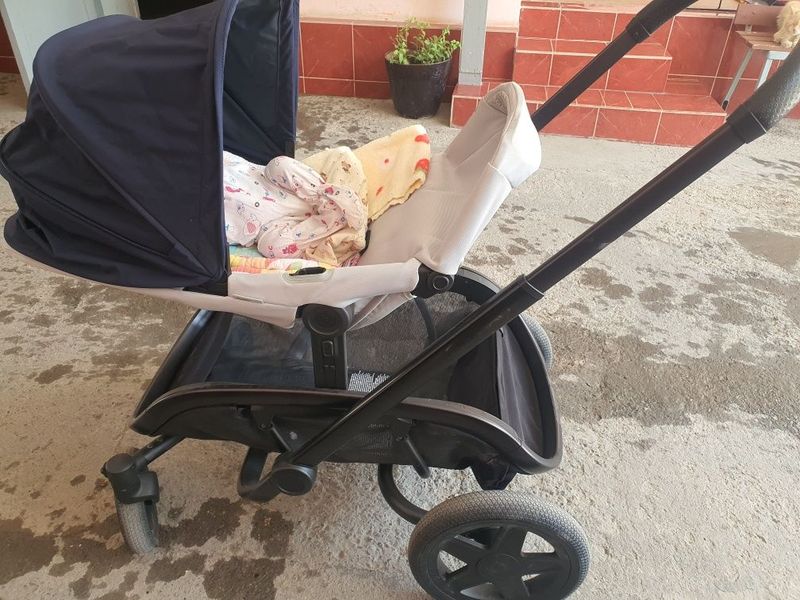 Коляска сотилади Quinny hubb