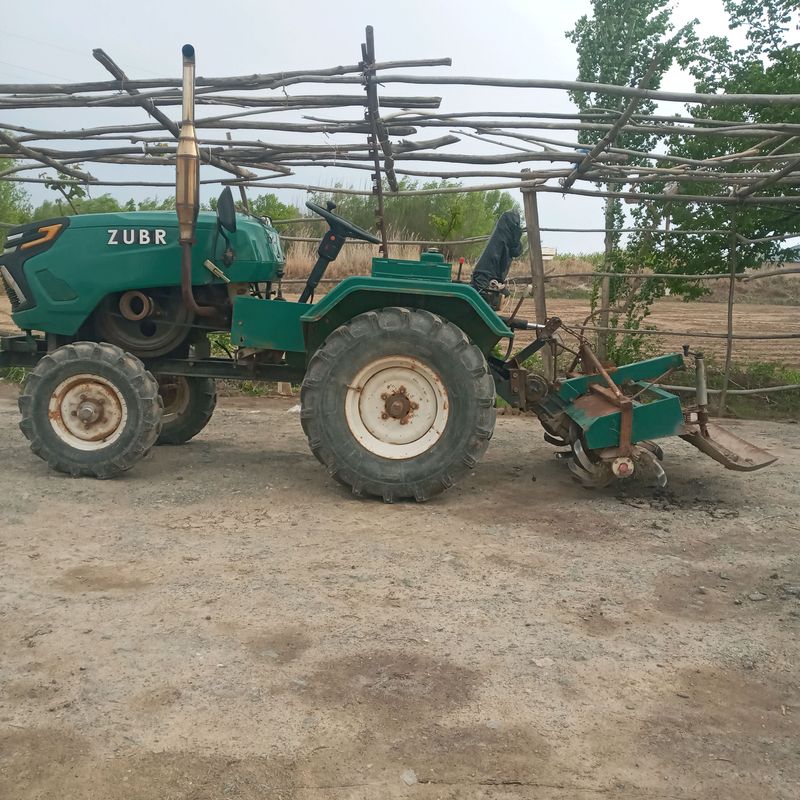 ZUBR TRAKTOR ZUBR TRAKTOR