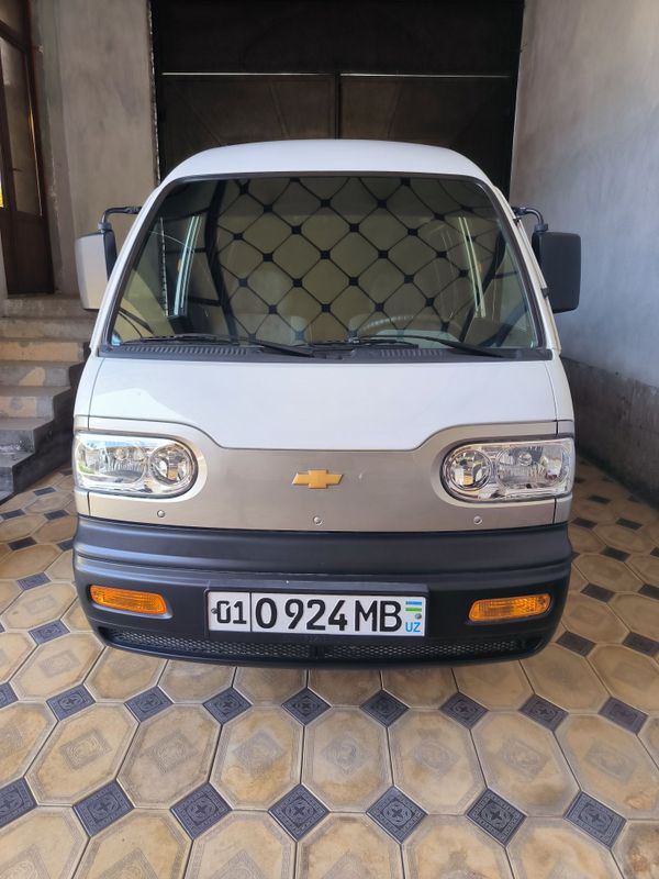 Damas 2019 yil rangi oq.