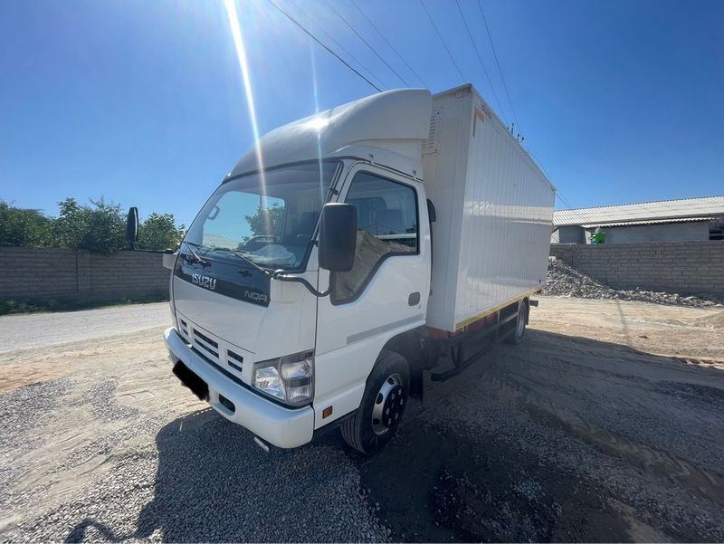 Isuzu NPR71 5 tonnalik furgon Isuzu NPR71 5 tonnalik furgon