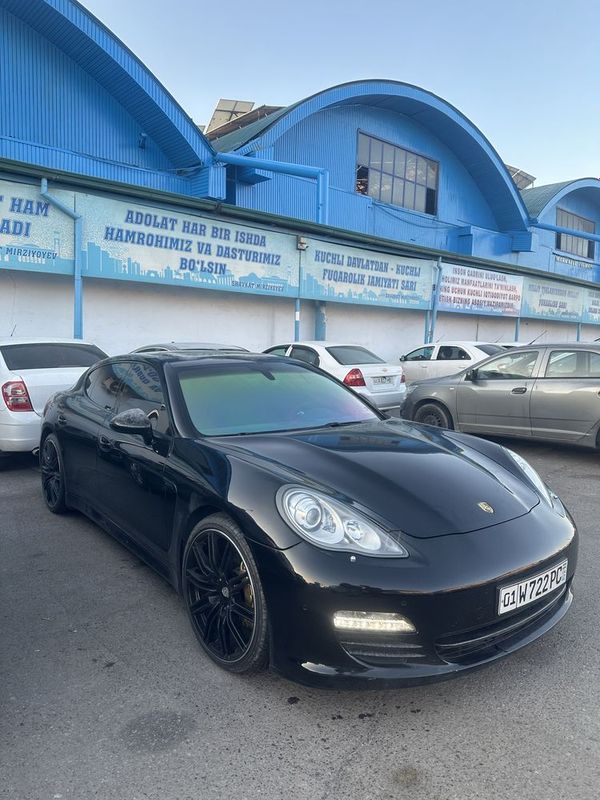 Porsche panamera 4