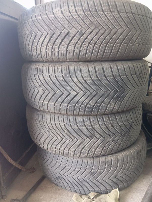 235/55ZR19 Imperial All Season Driver 235/55ZR19 Imperial All Season Driver