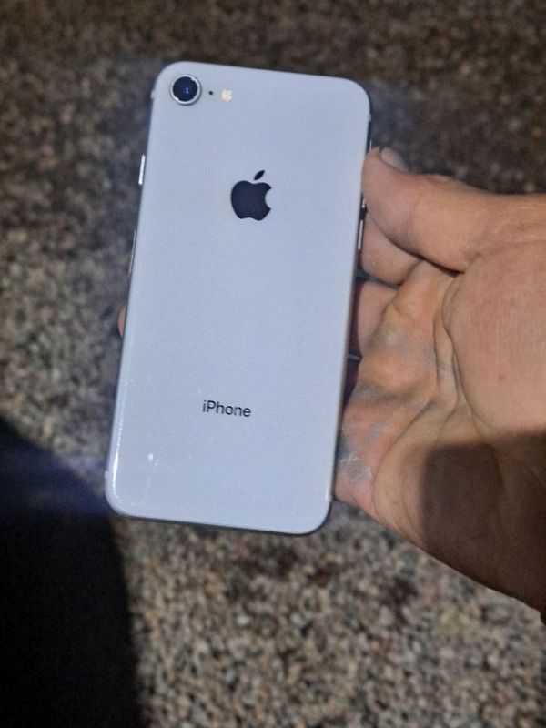 Iphone 8 zaryadchik chexol bilan