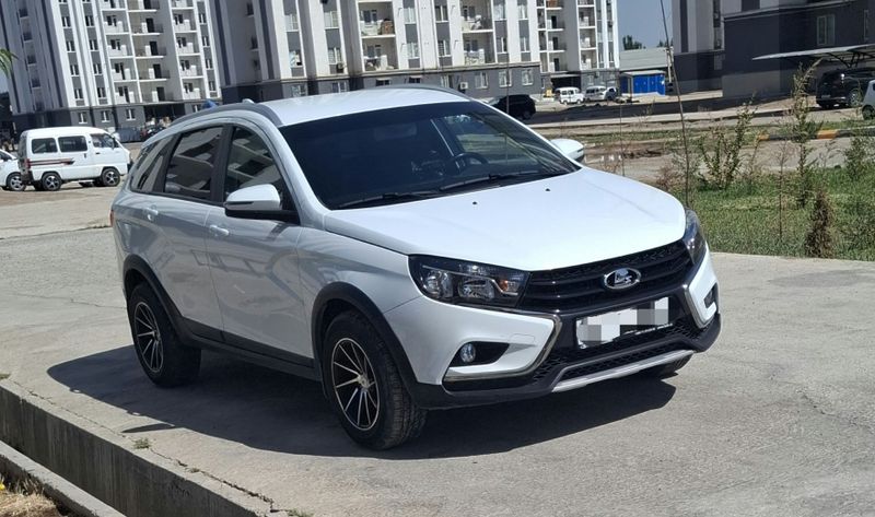Sotiladi LADA VESTA SW CROSS, 2022 yil. Sotiladi LADA VESTA SW CROSS, 2022 yil.