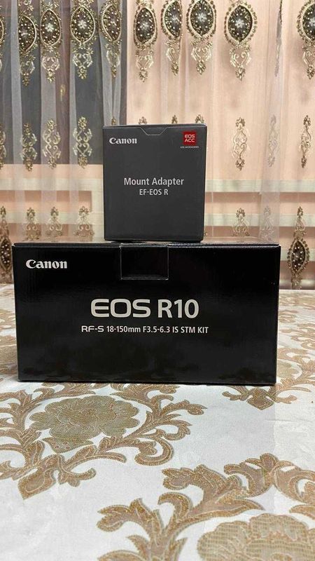 Canon EOS R10 RF-S 18-150mm F3.5-6.3 IS STM KIT