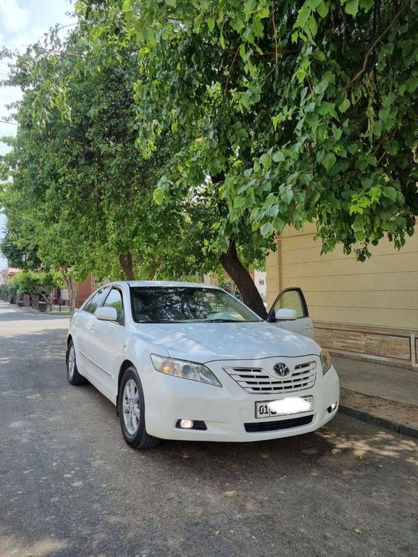 Toyota camry avtamat oq rang Toyota camry avtamat oq rang