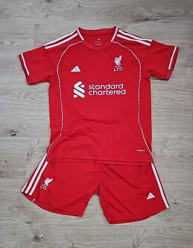 Liverpul 2025/26 Formasi Shortigi Bilan, Size: S/M Liverpul 2025/26 Formasi Shortigi Bilan, Size: S/M