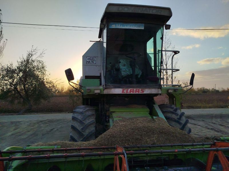 Claas daminator 130