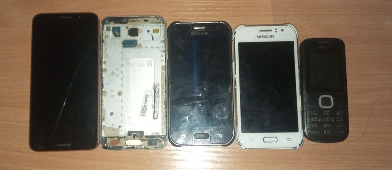 Samsung J5 Prime, Huawei Y5, 2 ta J1 Ace, Nokia