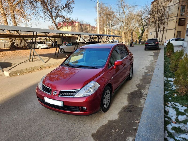 Nissan tiida 2008