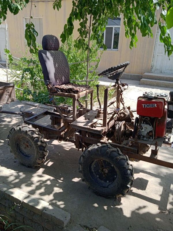 Трактор сотилади