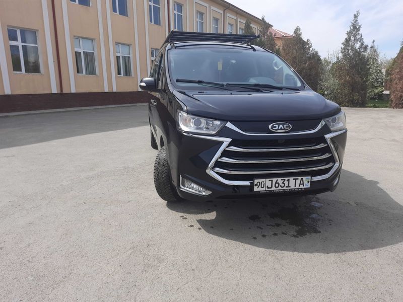 JAC M4 Refine Mikroavtobus