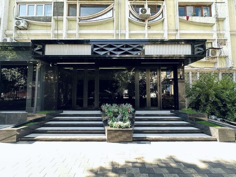 Продается нежилое помещение в 1-этаже Вдоль Дороги! 89-м2 Продается нежилое помещение в 1-этаже Вдоль Дороги! 89-м2