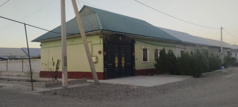 Фарход савхозда ЯНГИ йўлда ҳовли сотилади дўстлик маркетдан етгандан Фарход савхозда ЯНГИ йўлда ҳовли сотилади дўстлик маркетдан етгандан