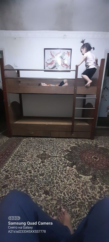 Двухярусный кроват Двухярусный кроват