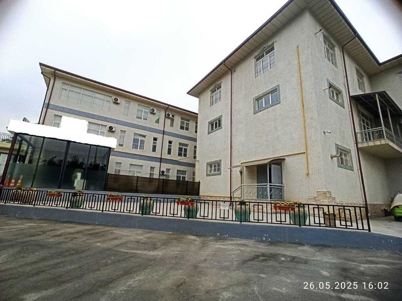 Продаётся готовое 3-х этажное здание, под бизнес. Продаётся готовое 3-х этажное здание, под бизнес.