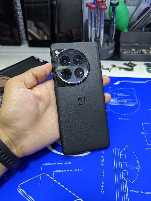 One plus 12 16/512gb