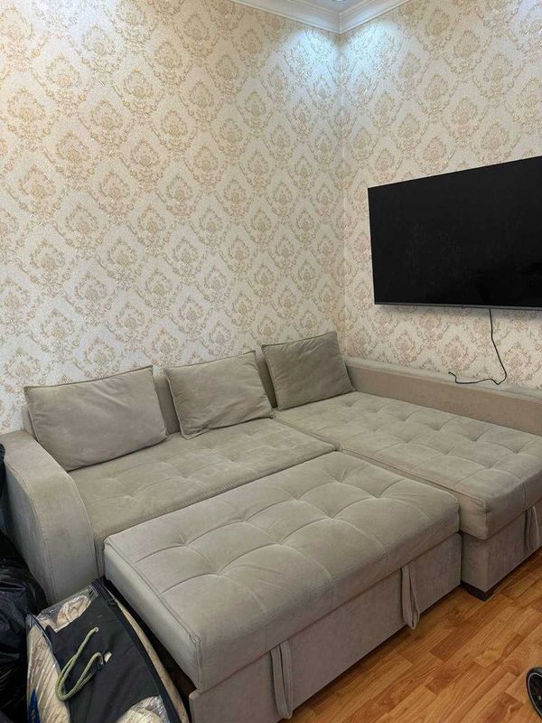Продаю угловой диван трансформер