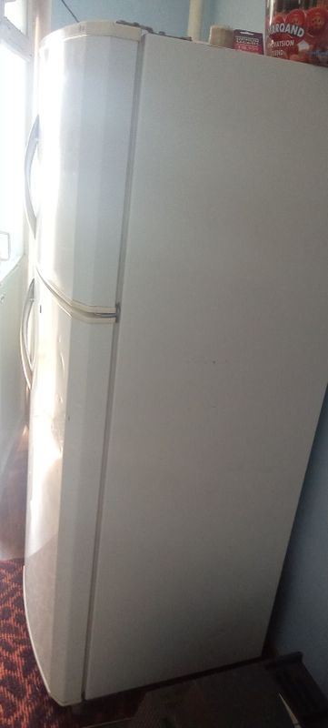 Продам холодильник срочно Продам холодильник срочно