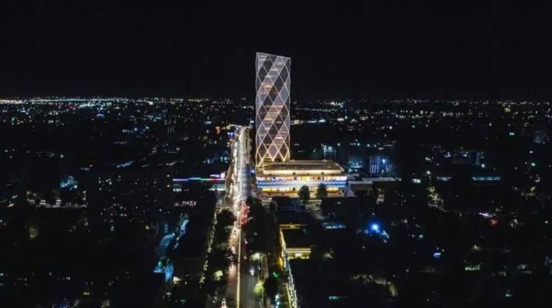 Piramit Tower Продается 4 комнатная коробка Яккасарай