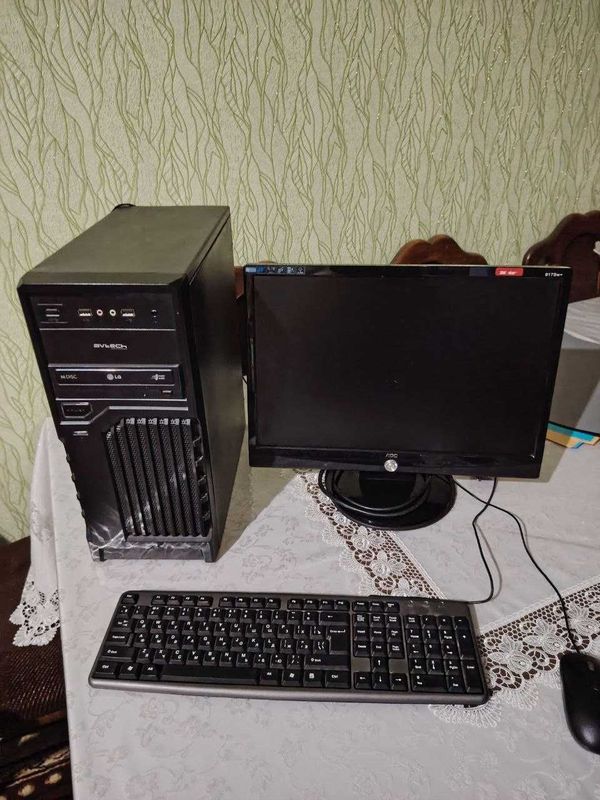 СРОЧНО! Продам настольный компьютер в полном комплекте СРОЧНО! Продам настольный компьютер в полном комплекте