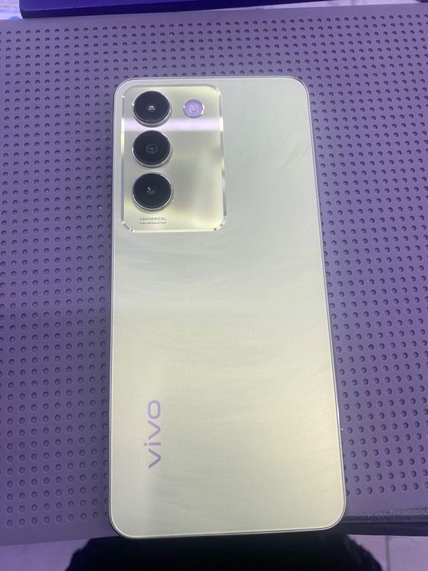 Vivo Y100 8g+ 256Gb
