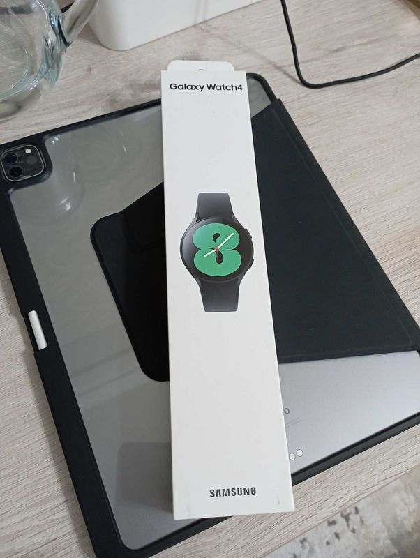 Galaxy Watch 4 sotiladi 40mm Galaxy Watch 4 sotiladi 40mm