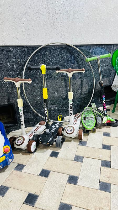 Hammasi 150$ kolyaska 2 ta samokatlar veliklar