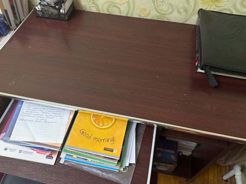 Продаю компьютерный стол