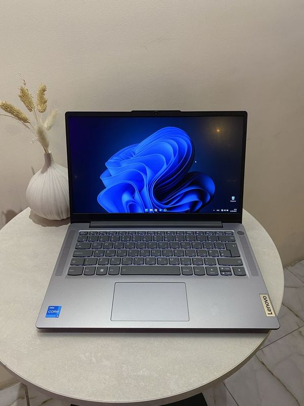 Lenovo Ideapad slim 3 i5 1245h 8gb ddr5 512gb nvme ssd