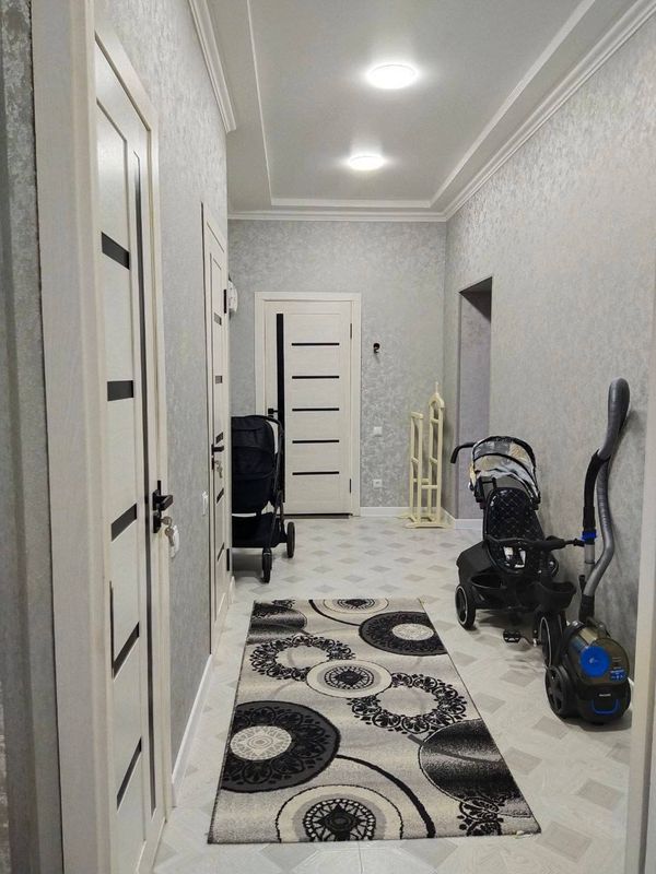Чиланзар 1.продам 2/1/4 Высокопотолочка Чиланзар 1.продам 2/1/4 Высокопотолочка