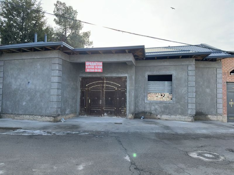 Uchtepa masjid oldida hovli sotiladi 3sot 7xona orintir Rovd